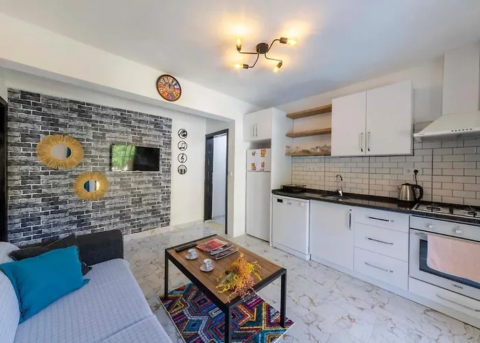 Villa Very Cute Detached In Uezuemlue Village Of Kas Caykoy