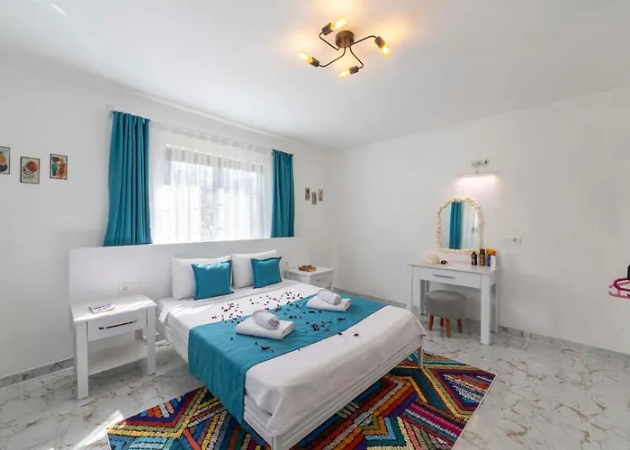 Very Cute Detached In Uezuemlue Village Of Kas