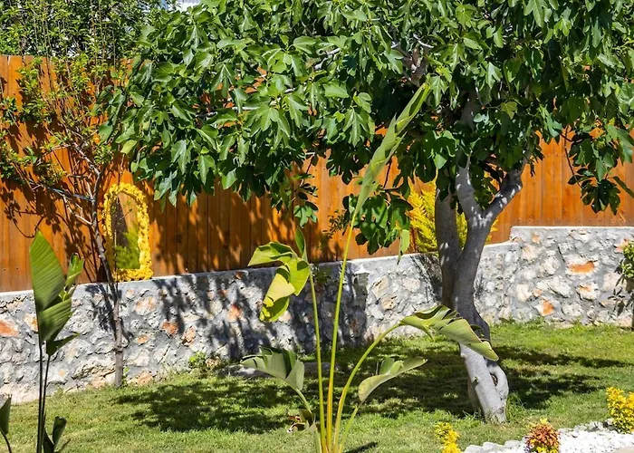 Very Cute Detached In Uezuemlue Village Of Kas