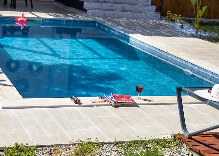 Villa Very Cute Detached In Uezuemlue Village Of Kas Caykoy