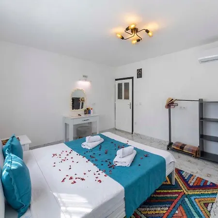 빌라 Very Cute Detached In Uezuemlue Village Of Kas *