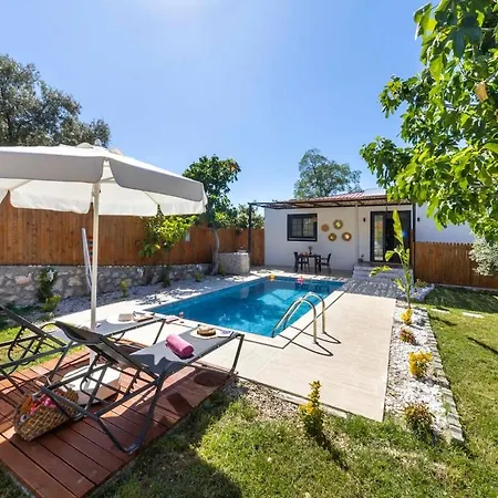 Very Cute Detached In Uezuemlue Village Of Kas 빌라 Caykoy