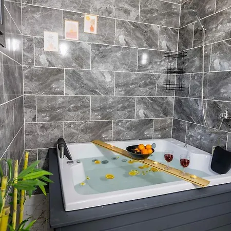 빌라 Very Cute Detached In Uezuemlue Village Of Kas Caykoy